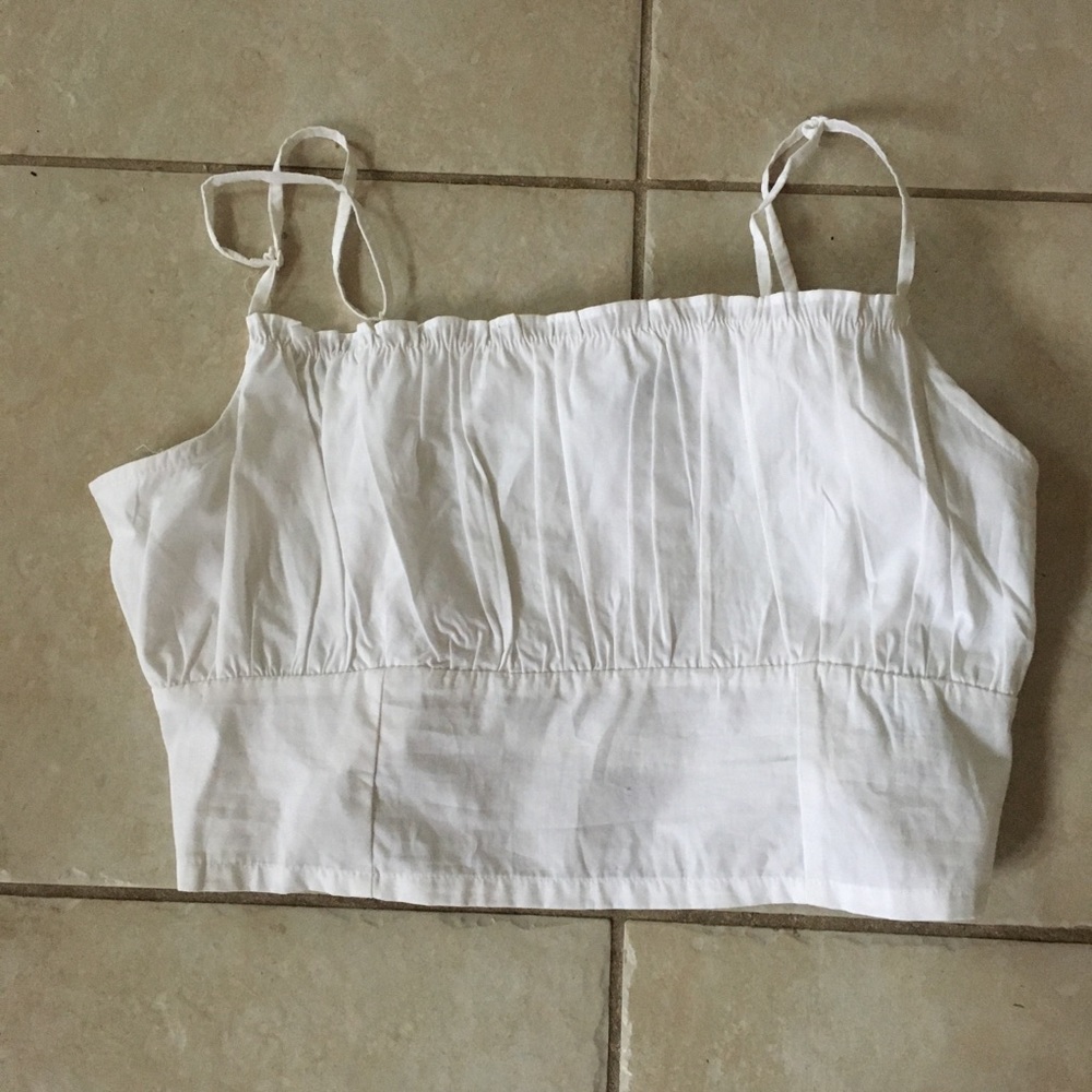 🌻Brand new! White cotton halter style top